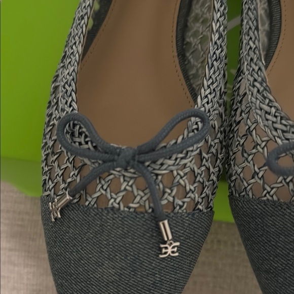 Stylish Women's Blue Flats - Picture 4 of 7